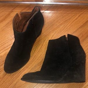 Lucky Brand size 7 black booties
